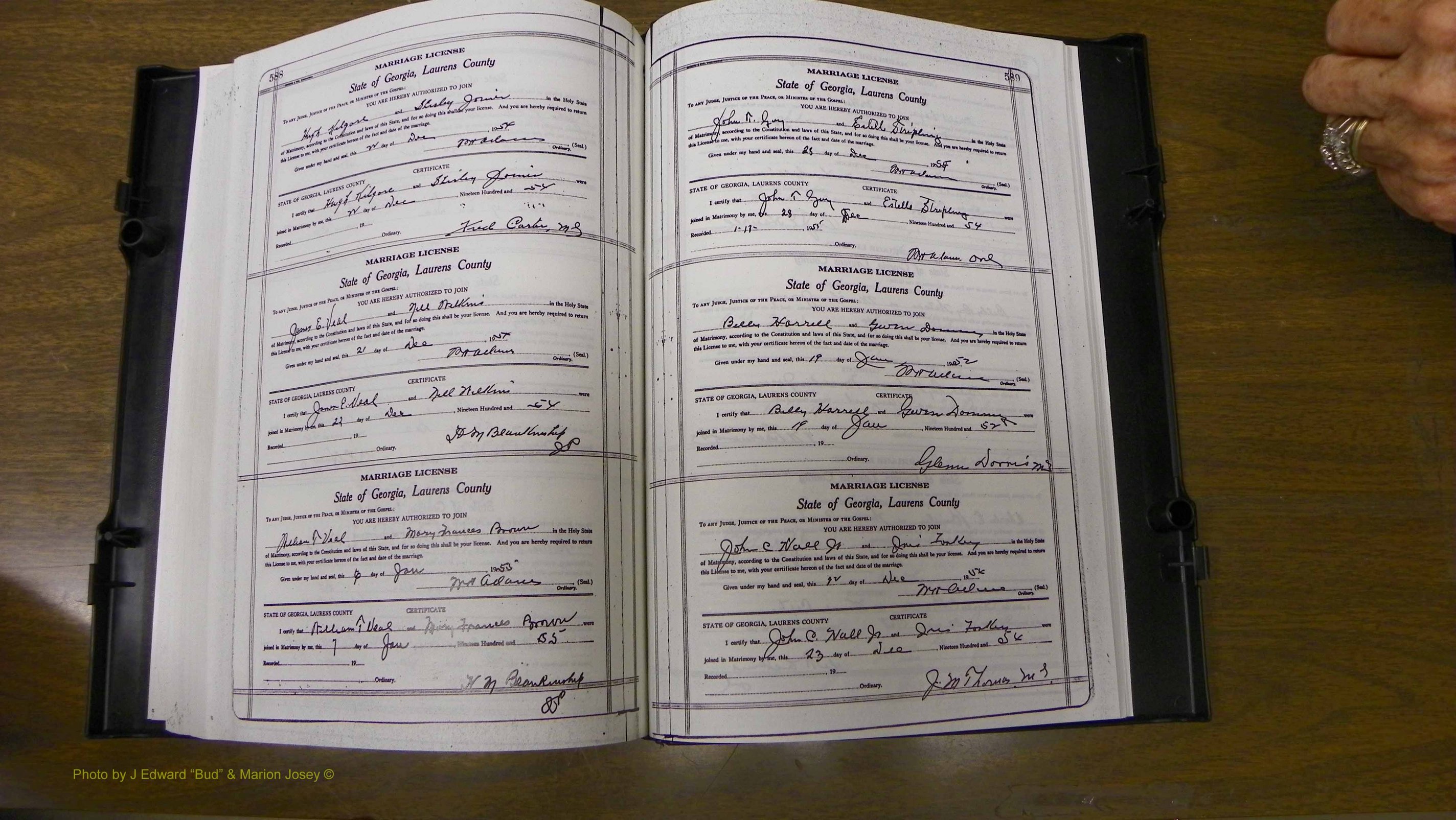 Laurens Co, GA, Marriages Book W, 1944 - 1955, White, P 588-589.JPG