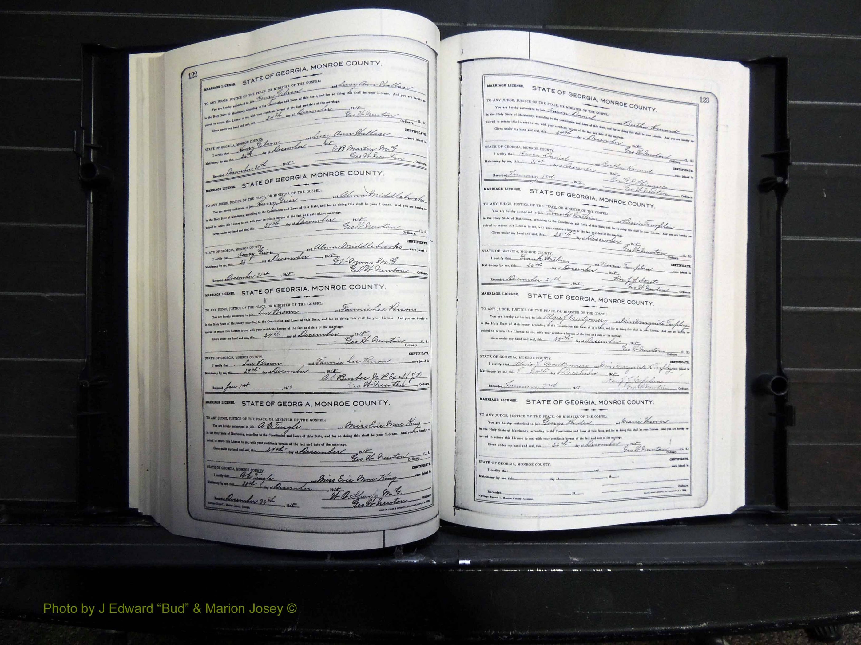 Monroe Co, GA, Marriages, Book I, 1917-1922 pg 122-123.JPG