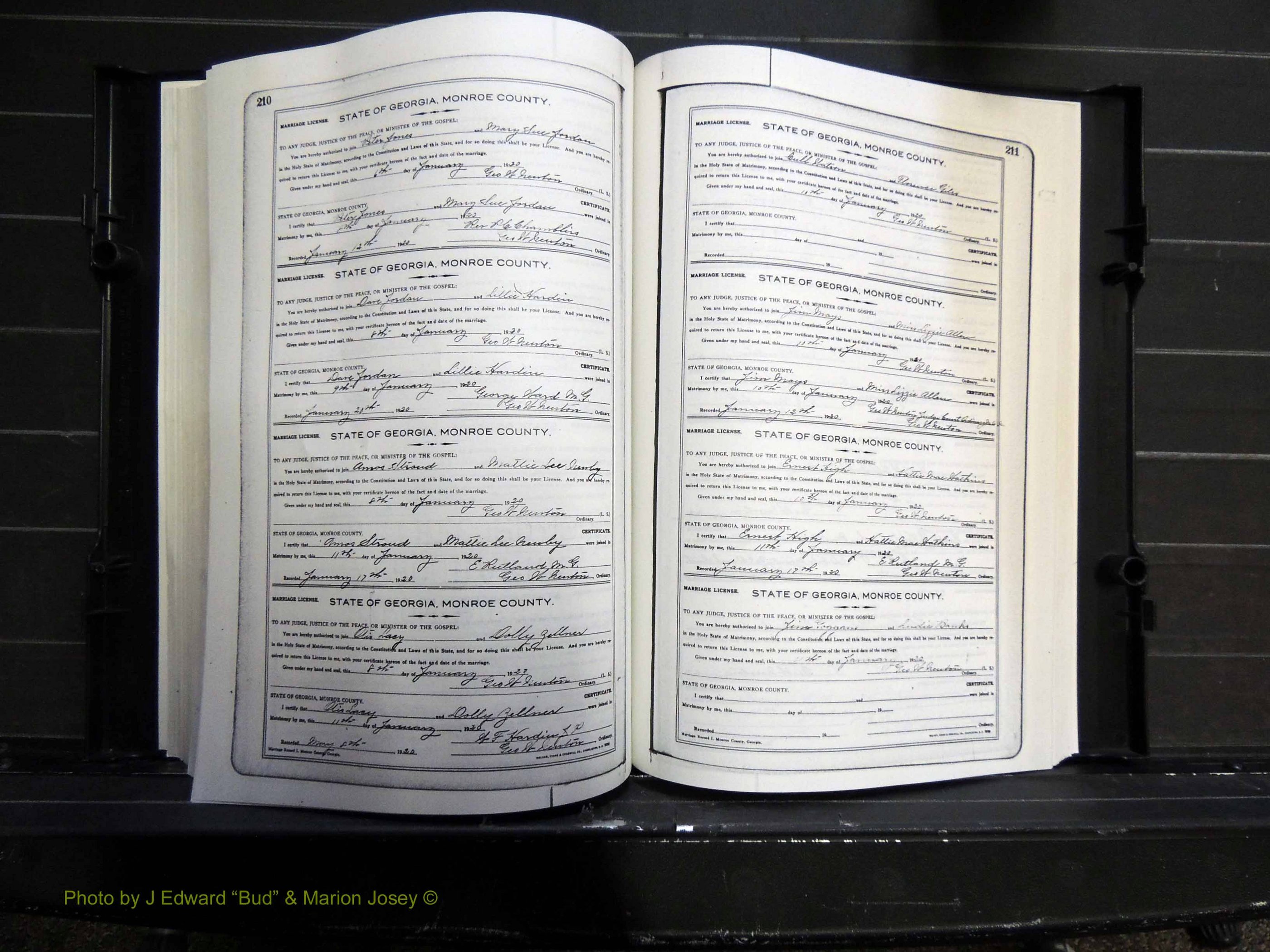 Monroe Co, GA, Marriages, Book I, 1917-1922 pg 210-211.JPG