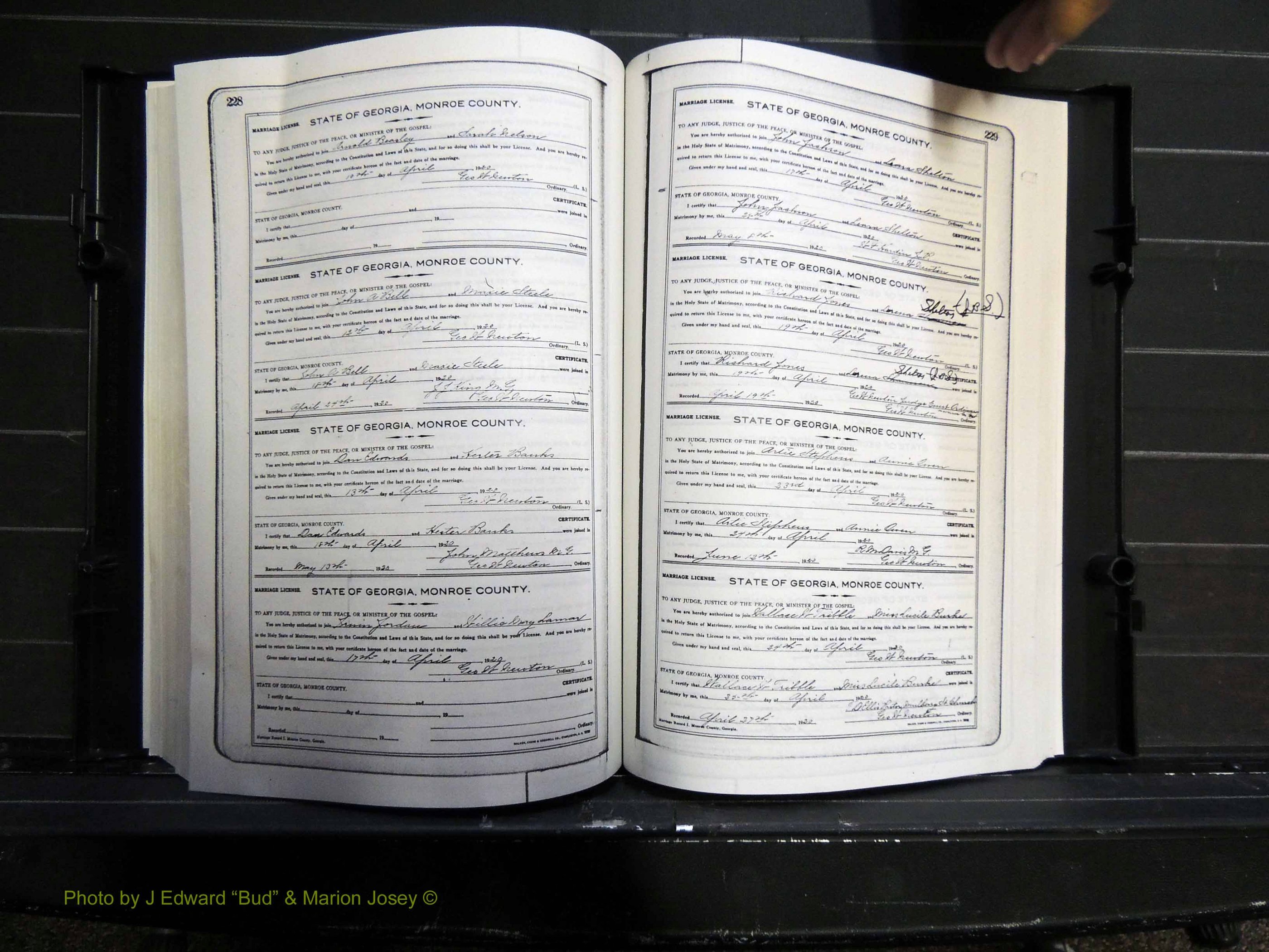 Monroe Co, GA, Marriages, Book I, 1917-1922 pg 228-229.JPG