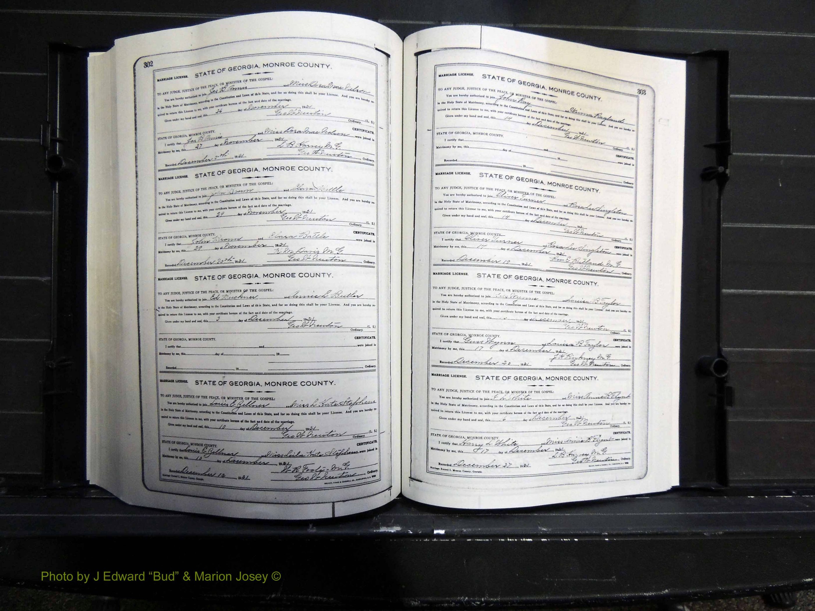 Monroe Co, GA, Marriages, Book I, 1917-1922 pg 302-303.JPG