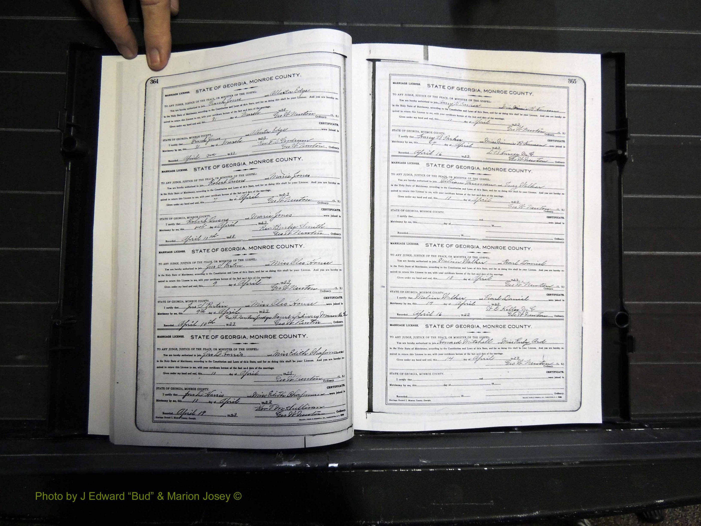 Monroe Co, GA, Marriages, Book I2, 1922-1929 pg 364-365.JPG