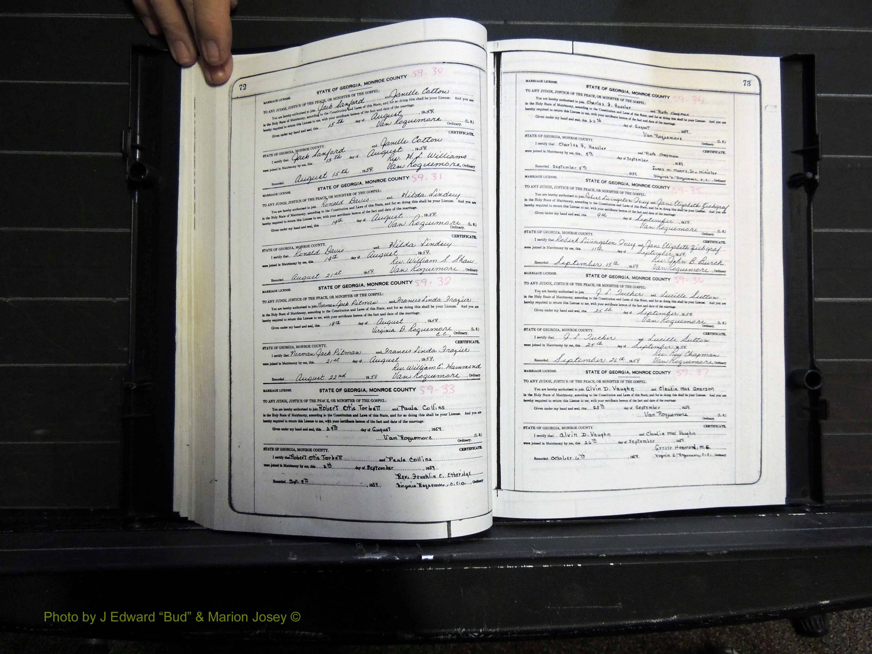 Monroe Co, GA, Marriages, Book K, 1952-1975 pg 072-073.JPG
