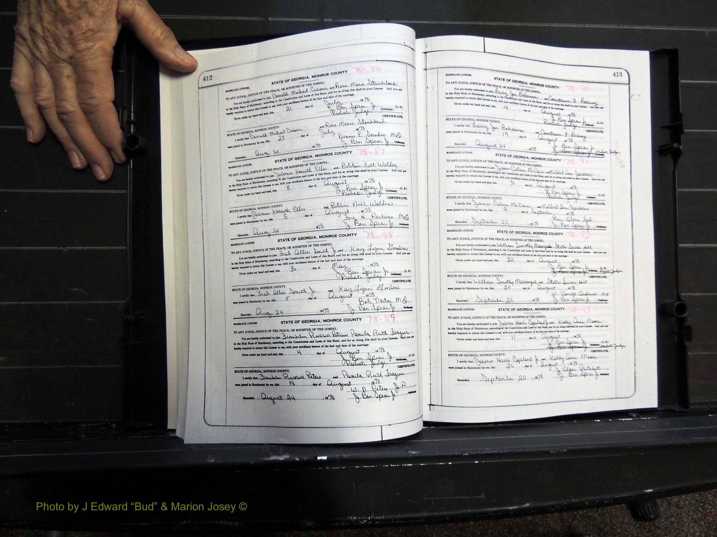 Monroe Co, GA, Marriages, Book K2, 1975-1984 pg 412-413.JPG