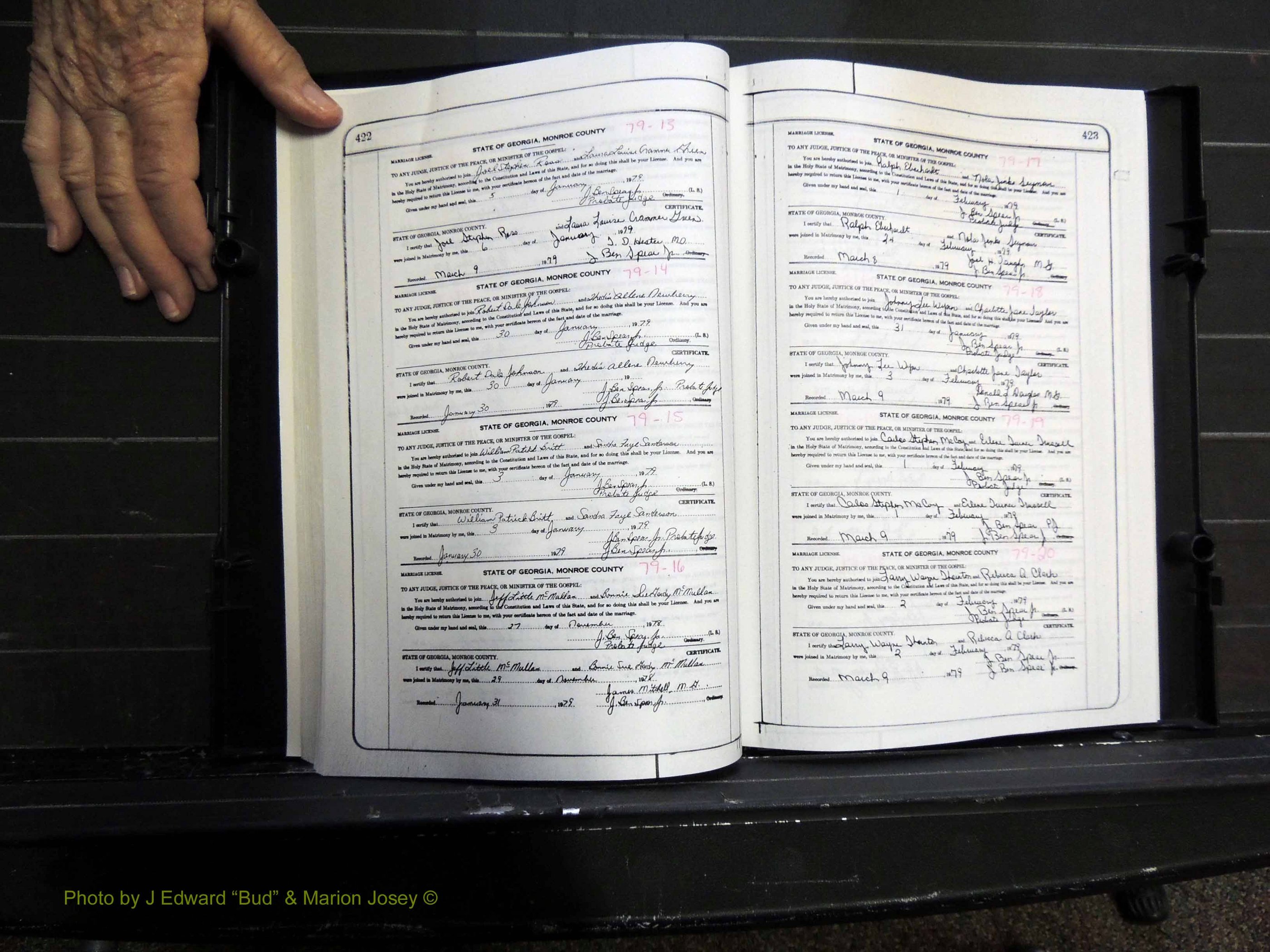 Monroe Co, GA, Marriages, Book K2, 1975-1984 pg 422-423.JPG