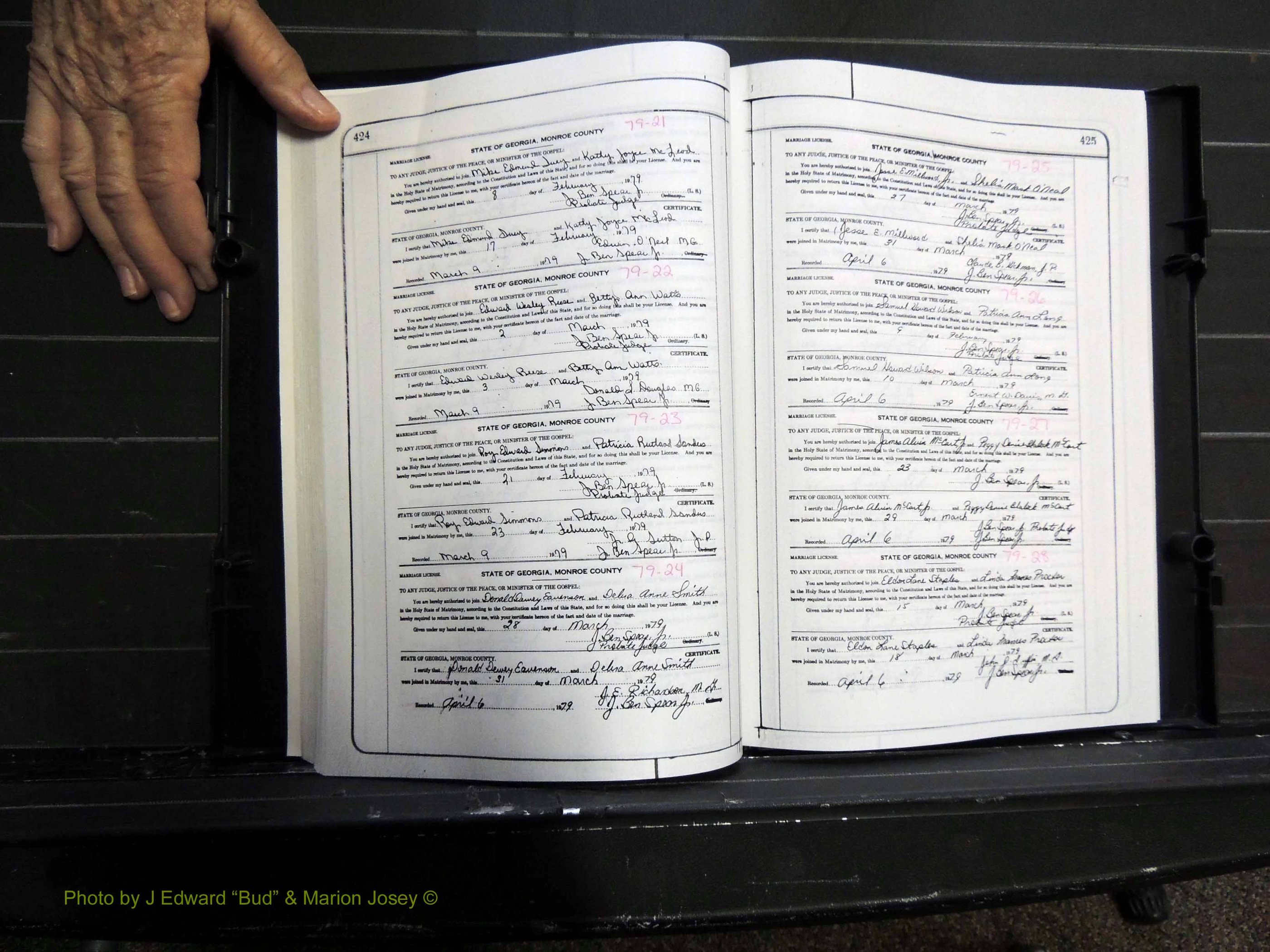 Monroe Co, GA, Marriages, Book K2, 1975-1984 pg 424-425.JPG