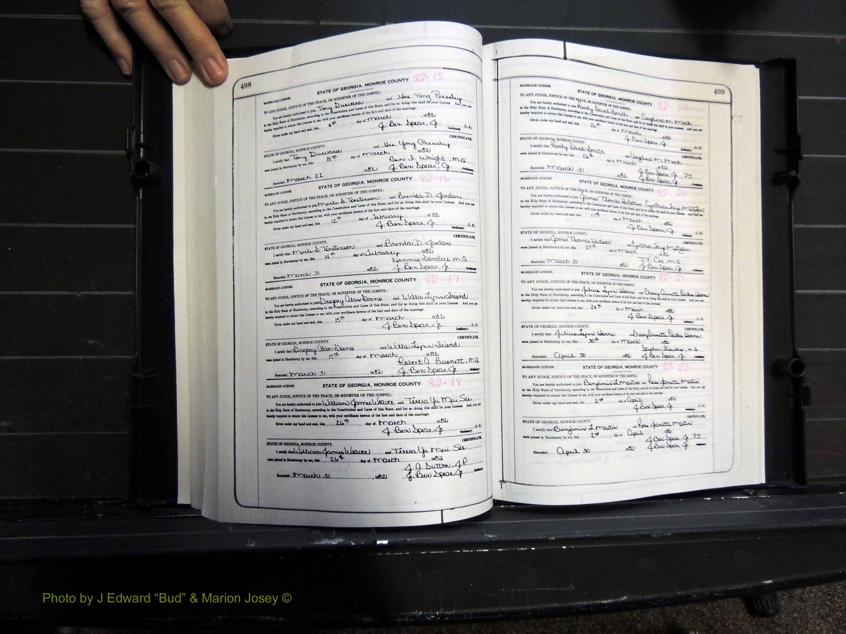 Monroe Co, GA, Marriages, Book K2, 1975-1984 pg 498-499.JPG