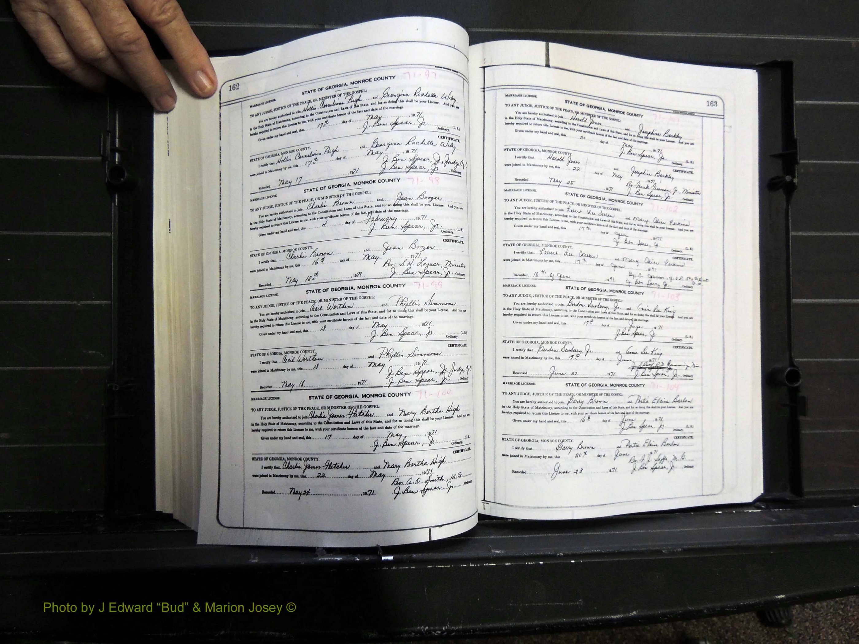 Monroe Co, GA, Marriages, Book L, 1952-1983 pg 162-163.JPG