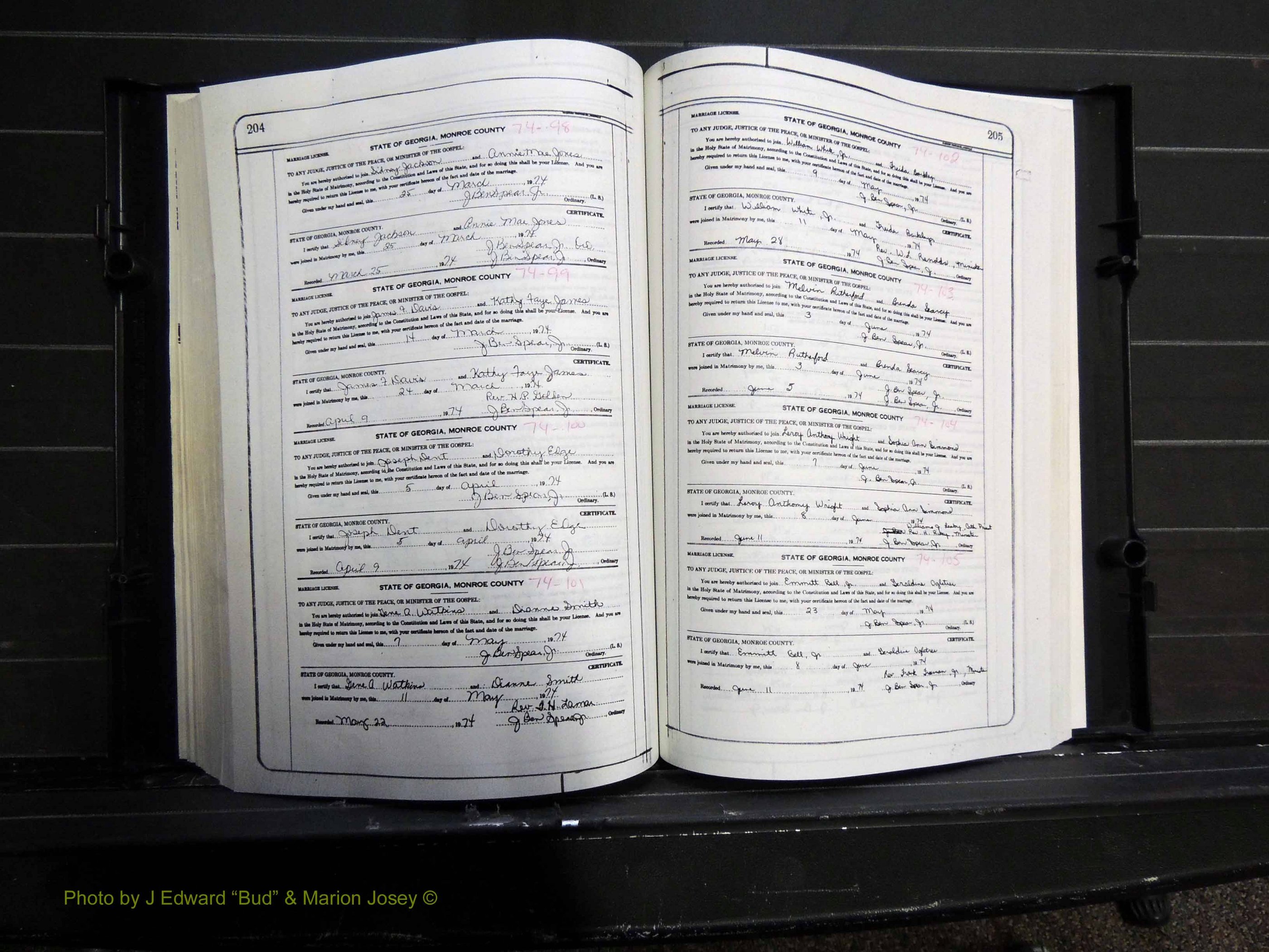 Monroe Co, GA, Marriages, Book L, 1952-1983 pg 204-205.JPG