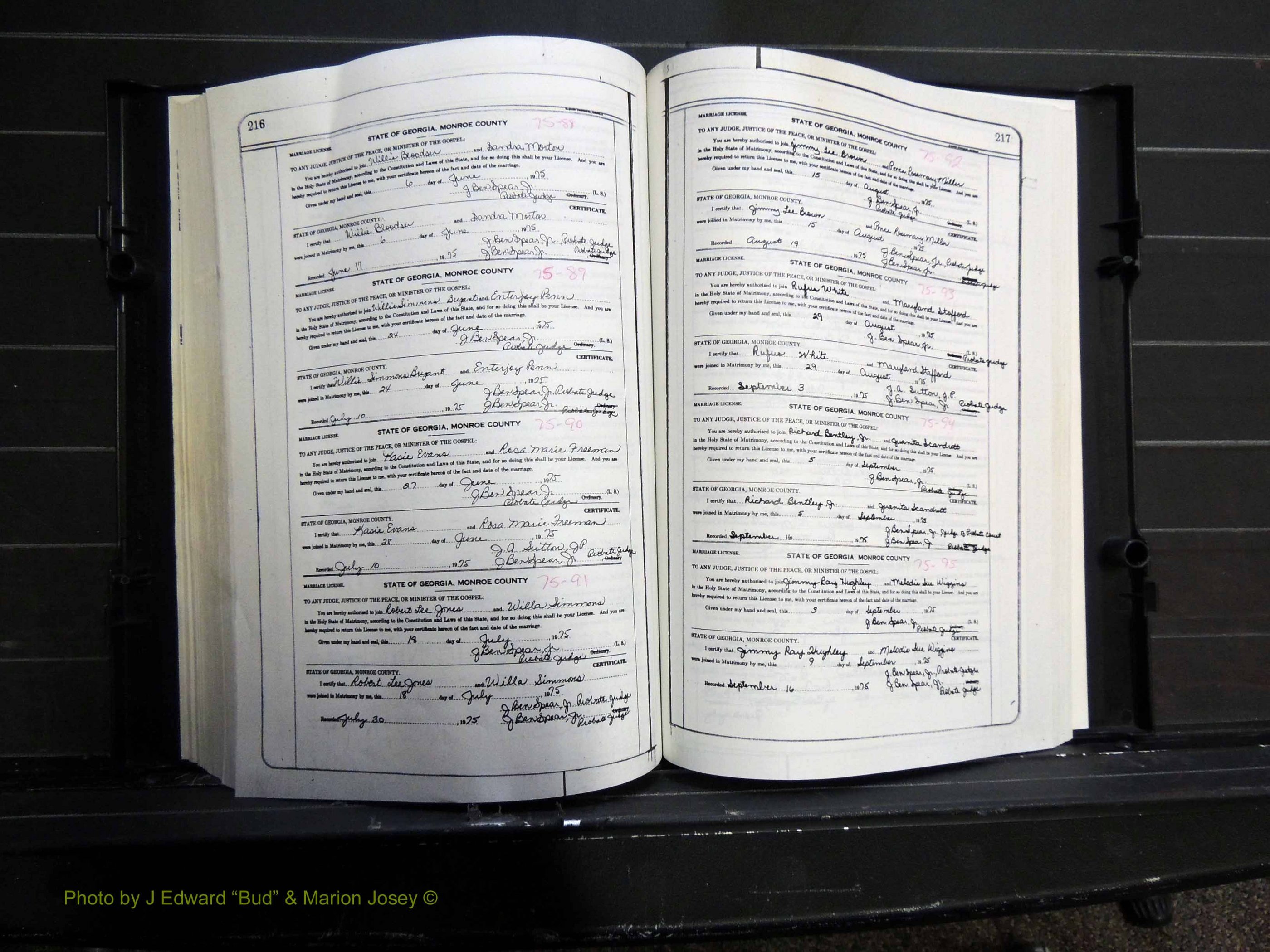 Monroe Co, GA, Marriages, Book L, 1952-1983 pg 216-217.JPG