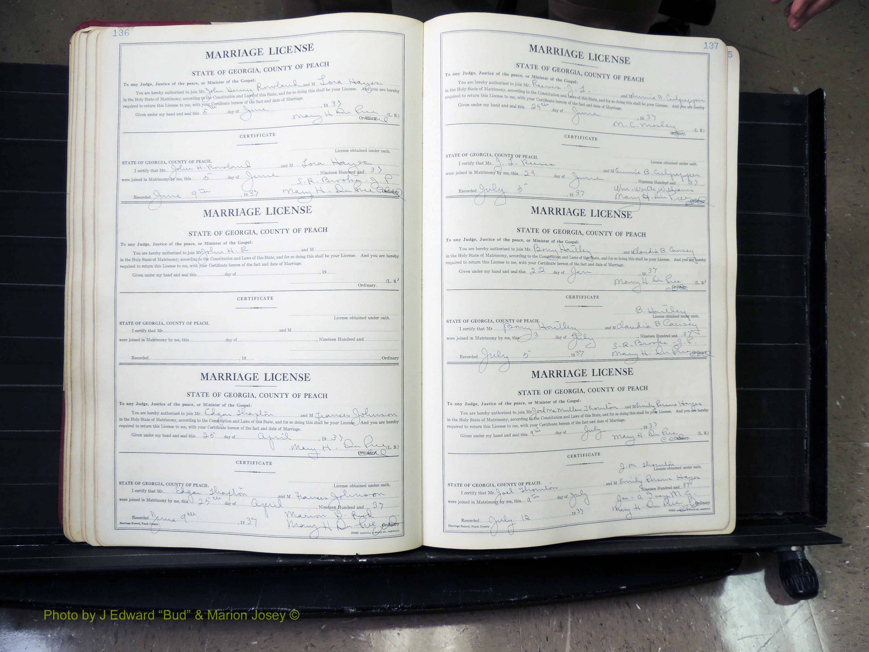Peach Co, GA, Marriages, Book A, 1926-1960 pg 136-137.JPG