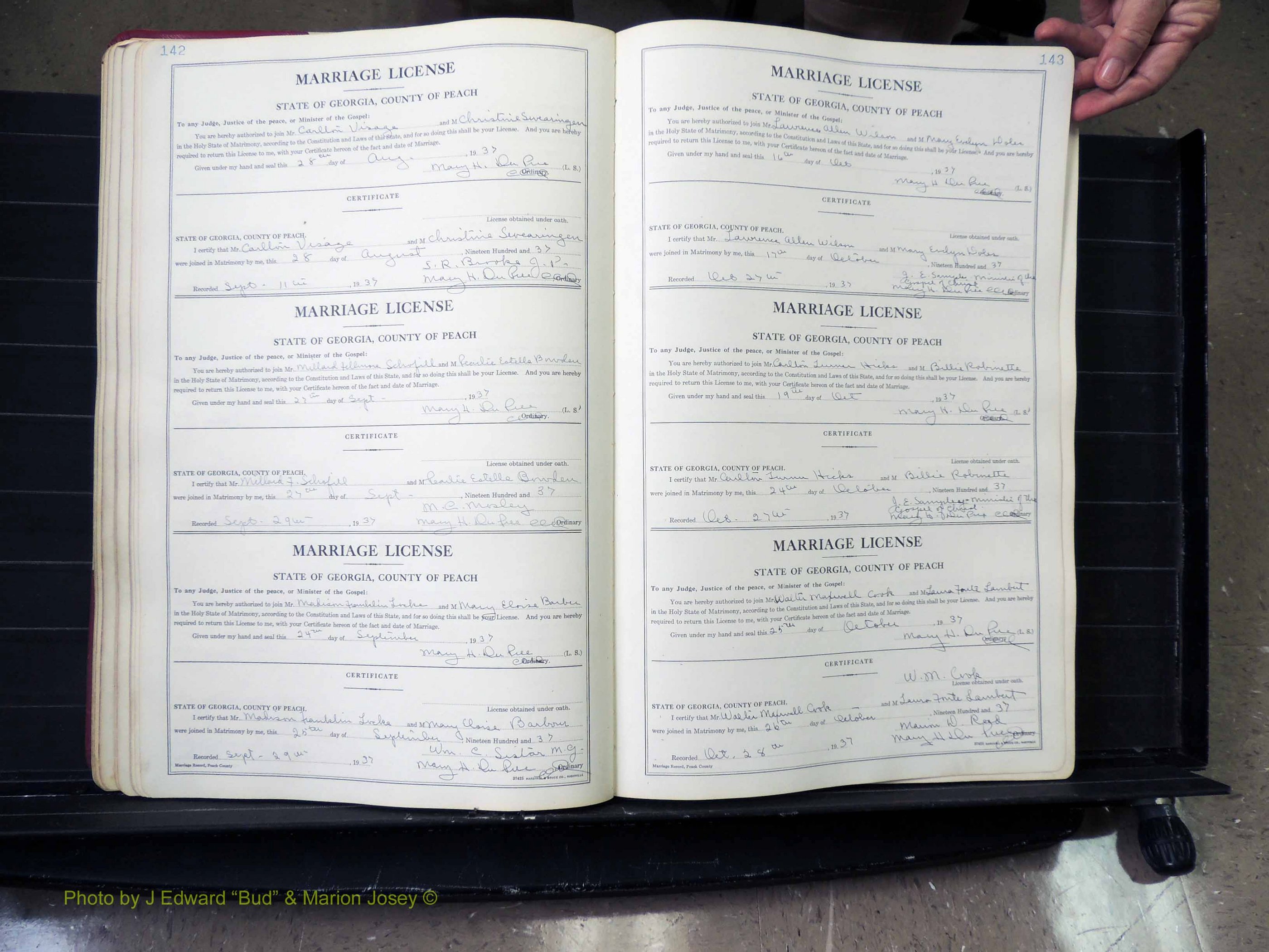 Peach Co, GA, Marriages, Book A, 1926-1960 pg 142-143.JPG