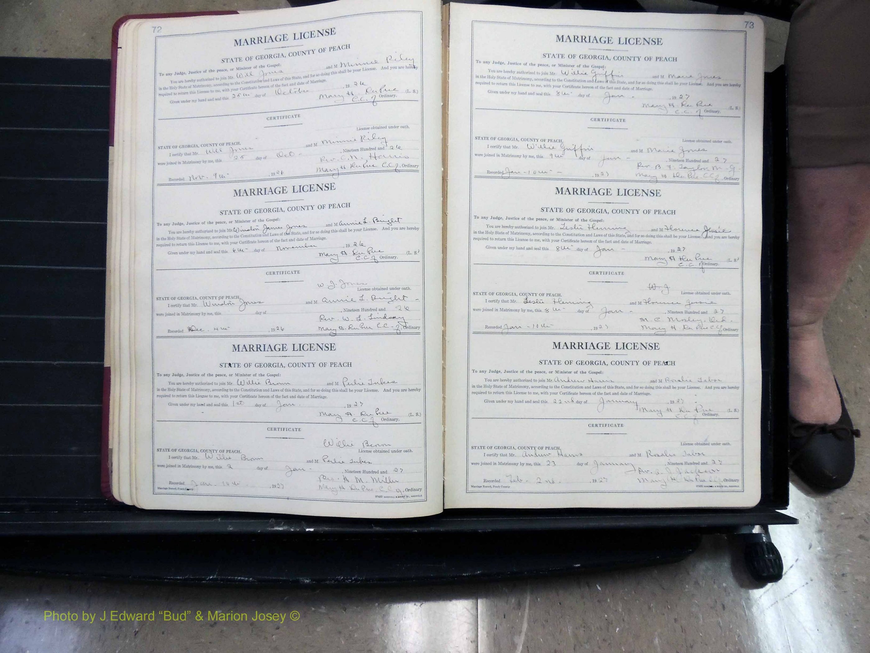 Peach Co, GA, Marriages, Book B, 1925-1991 pg 072-073.JPG