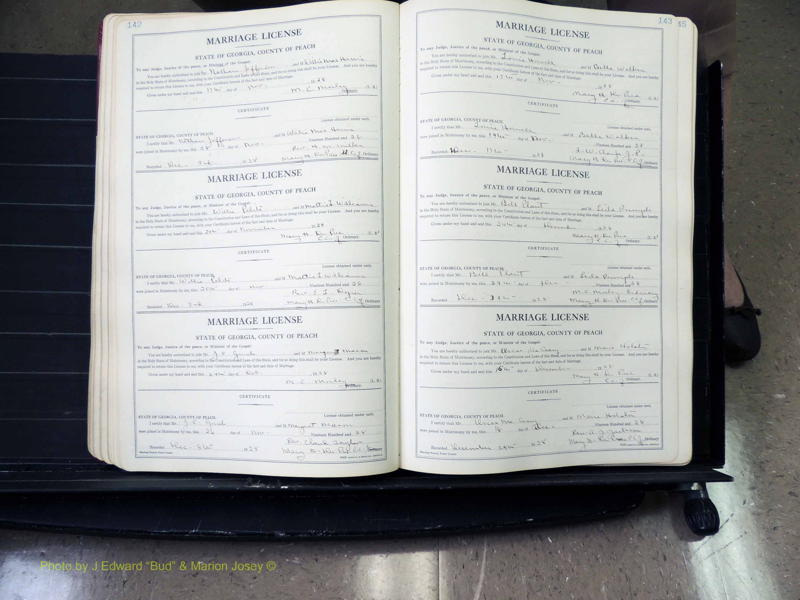 Peach Co, GA, Marriages, Book B, 1925-1991 pg 142-143.JPG