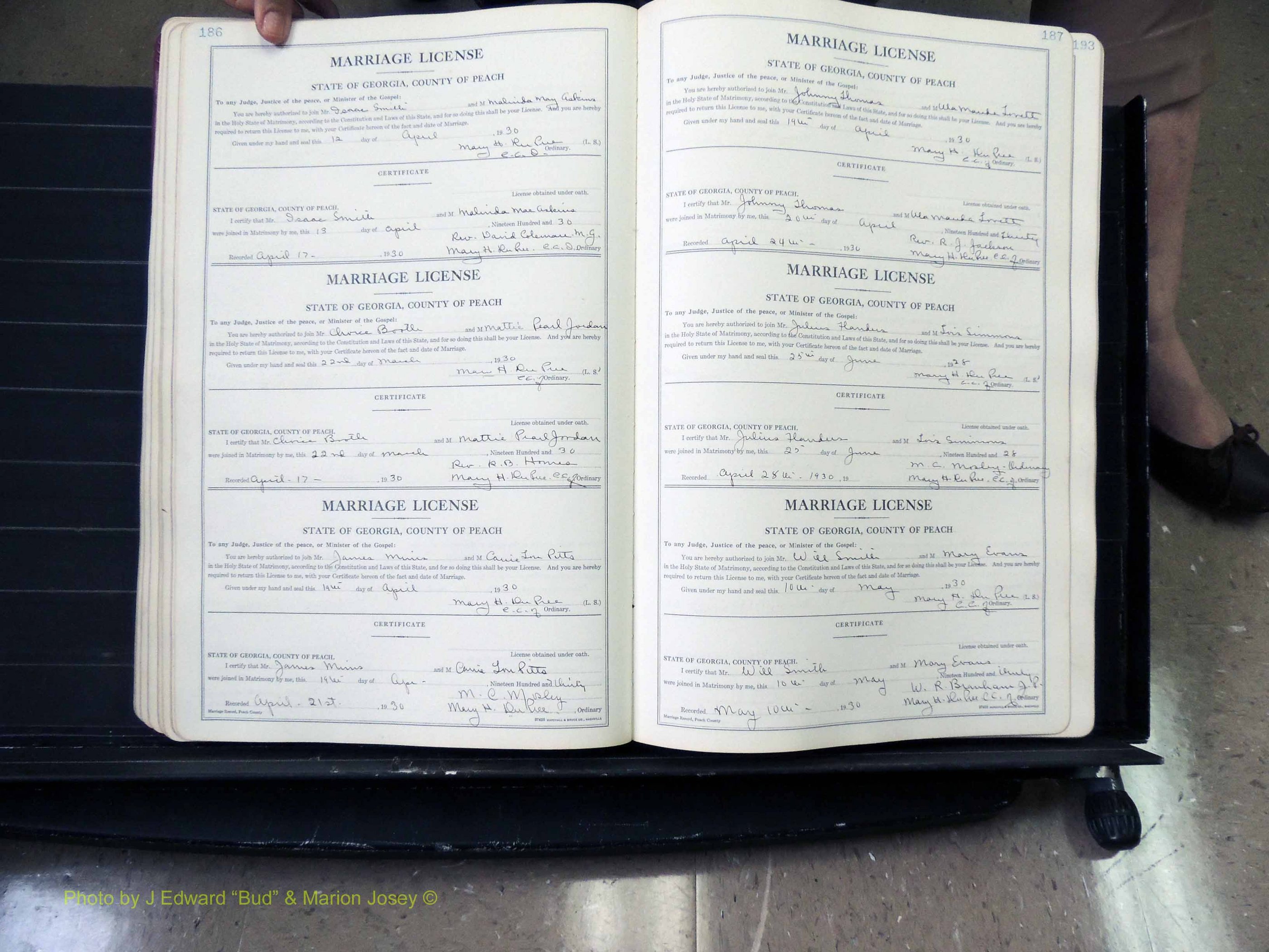 Peach Co, GA, Marriages, Book B, 1925-1991 pg 186-187.JPG