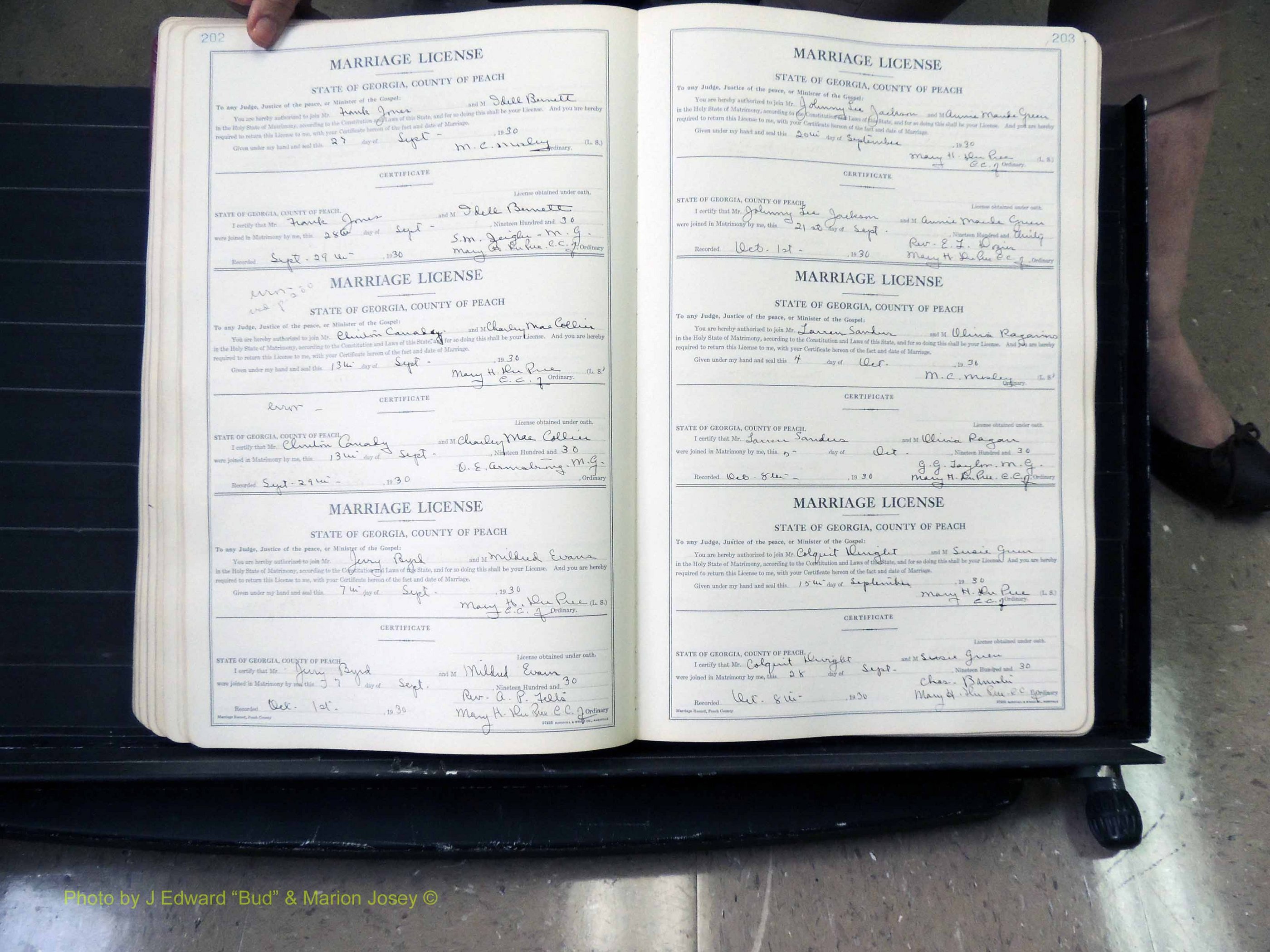 Peach Co, GA, Marriages, Book B, 1925-1991 pg 202-203.JPG