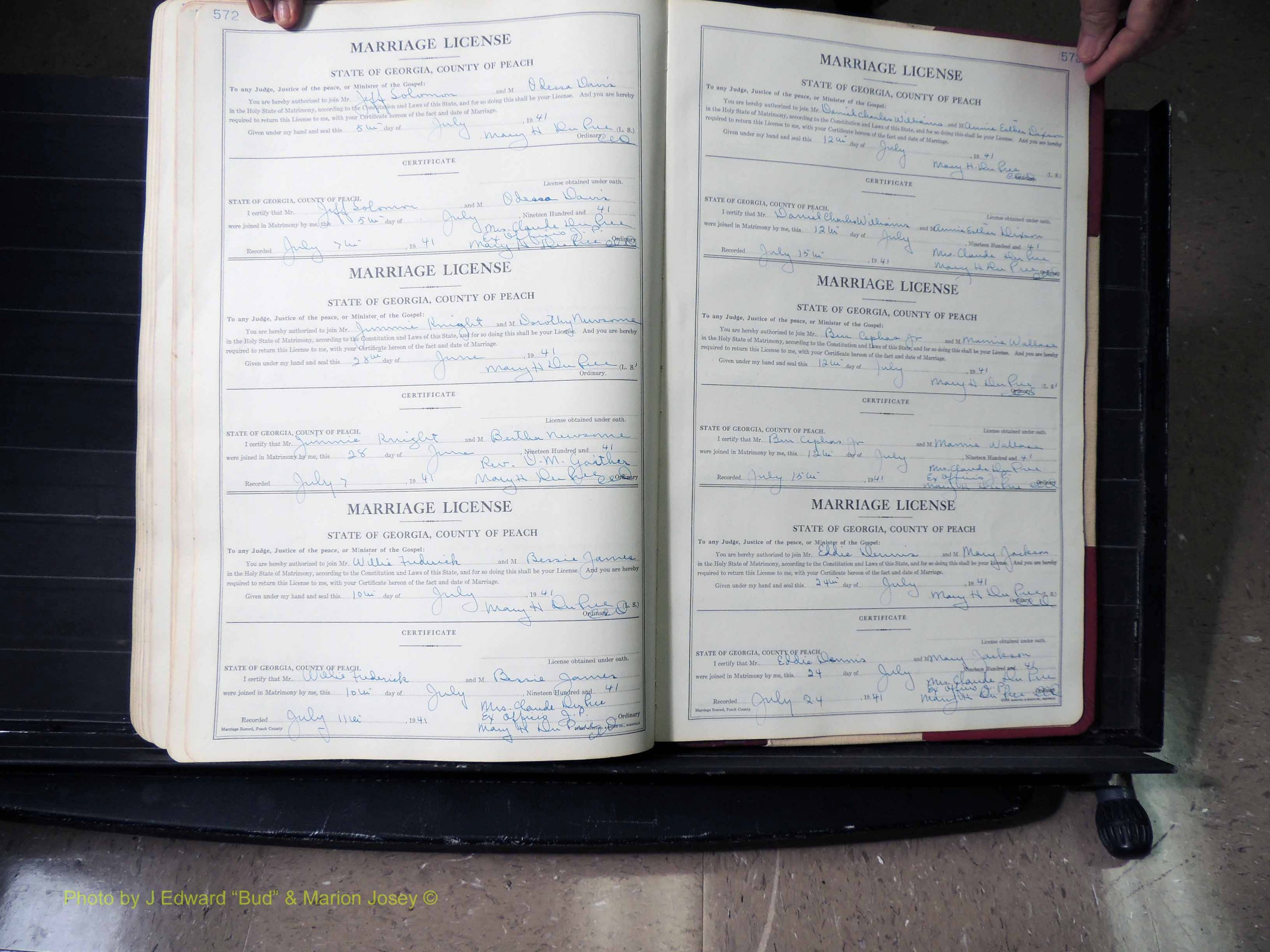 Peach Co, GA, Marriages, Book B, 1925-1991 pg 572-573.JPG