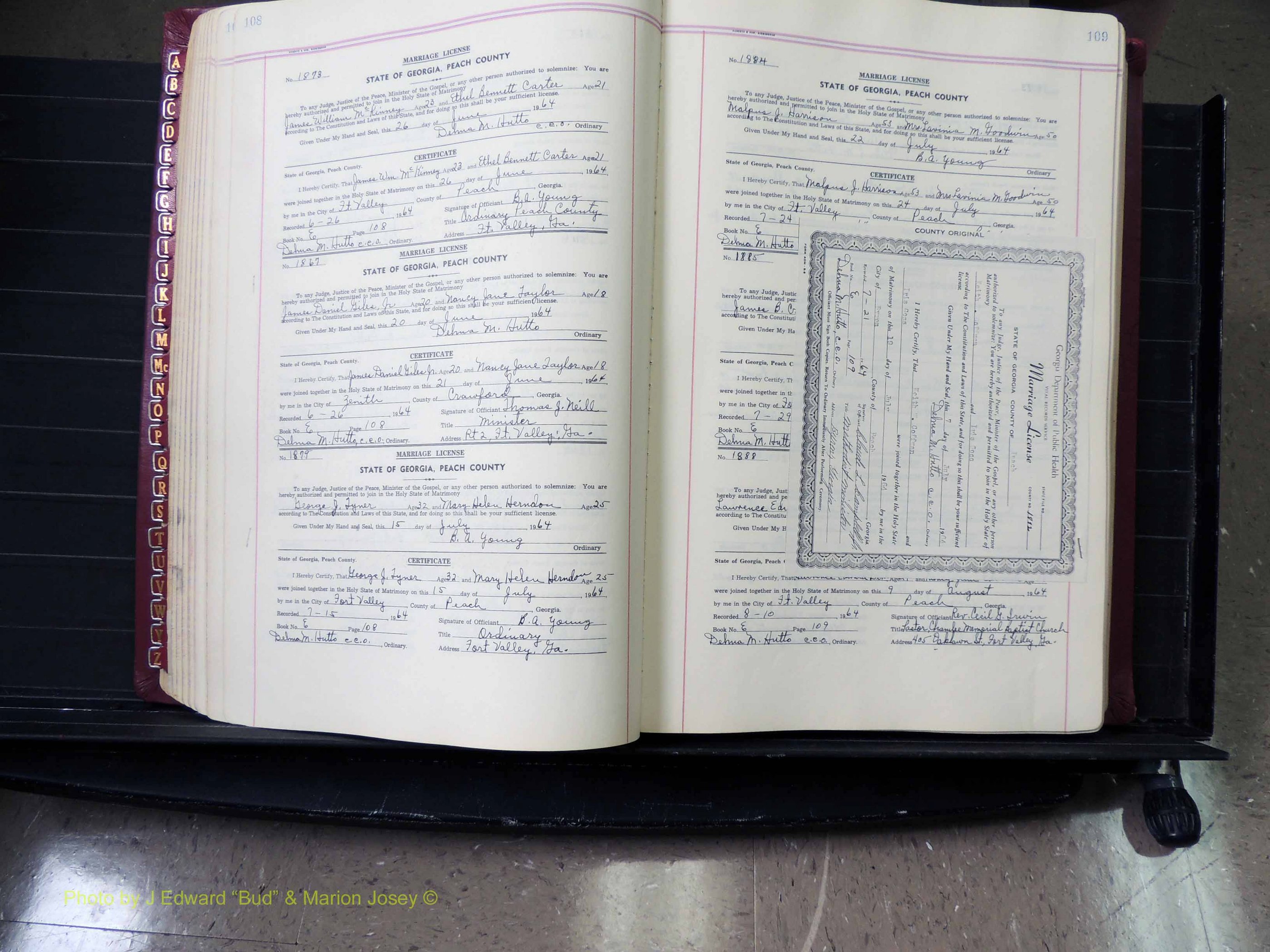Peach Co, GA, Marriages, Book E, 1960-1984 pg 108-109.JPG