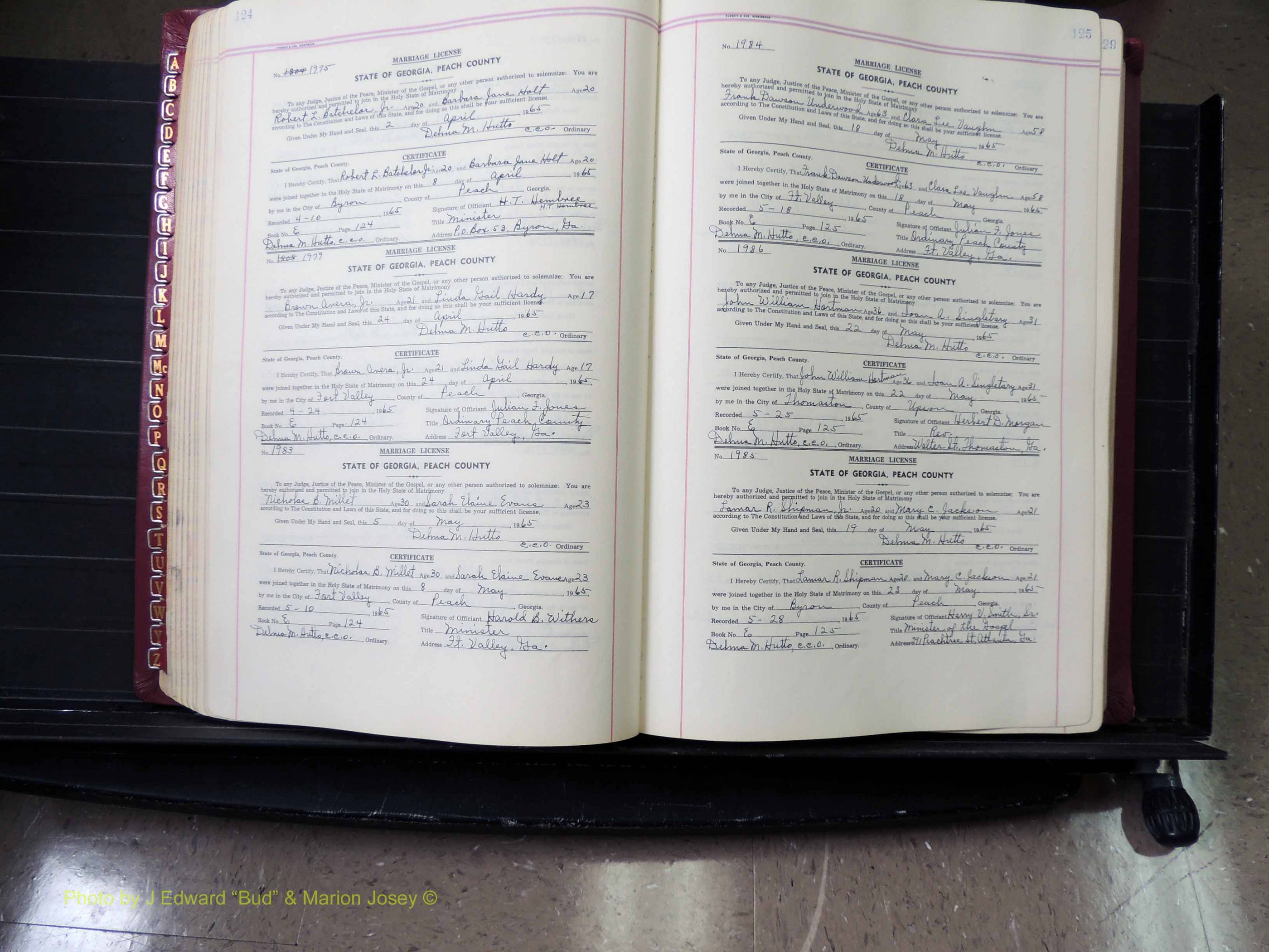 Peach Co, GA, Marriages, Book E, 1960-1984 pg 124-125.JPG