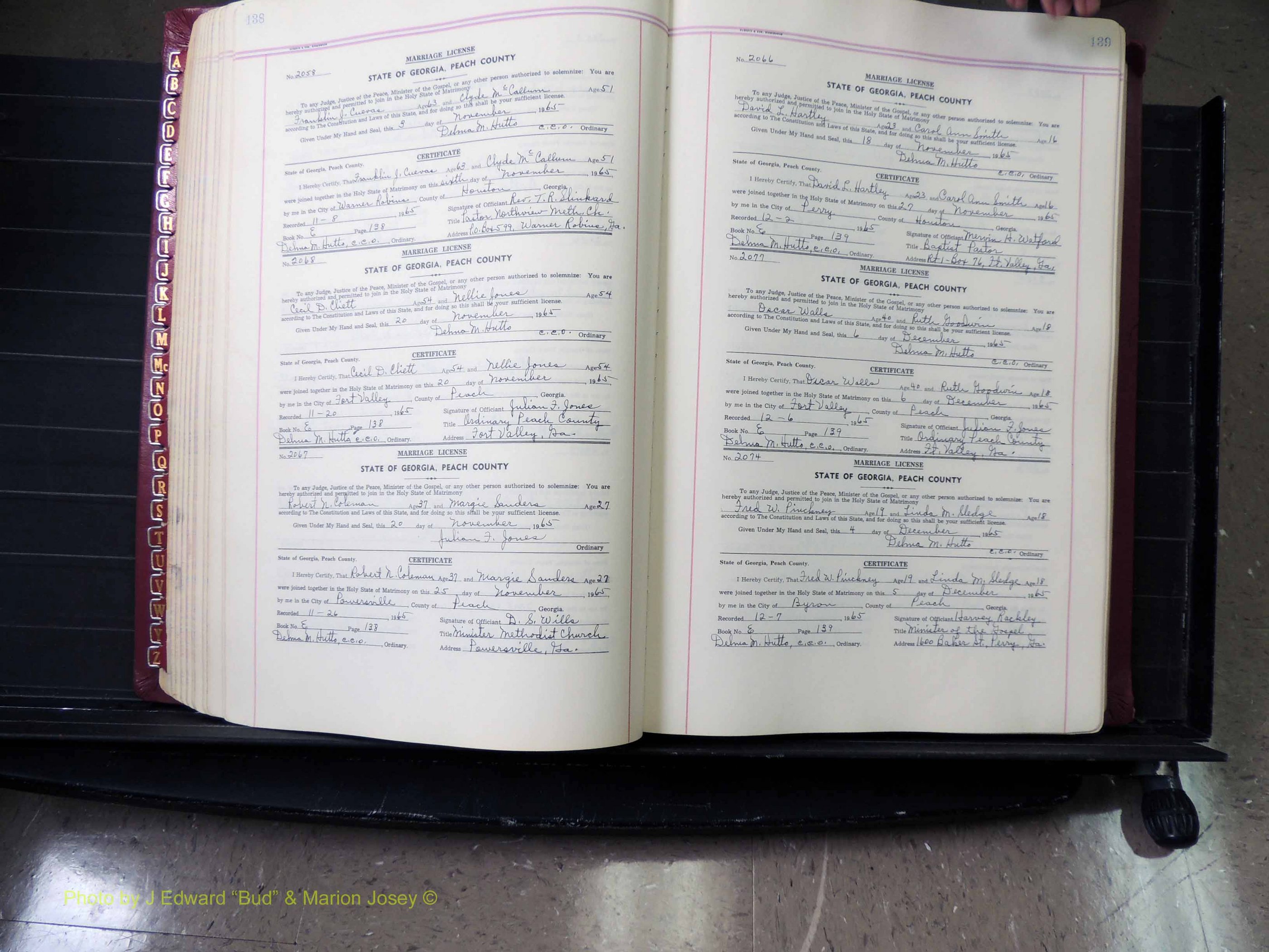 Peach Co, GA, Marriages, Book E, 1960-1984 pg 138-139.JPG