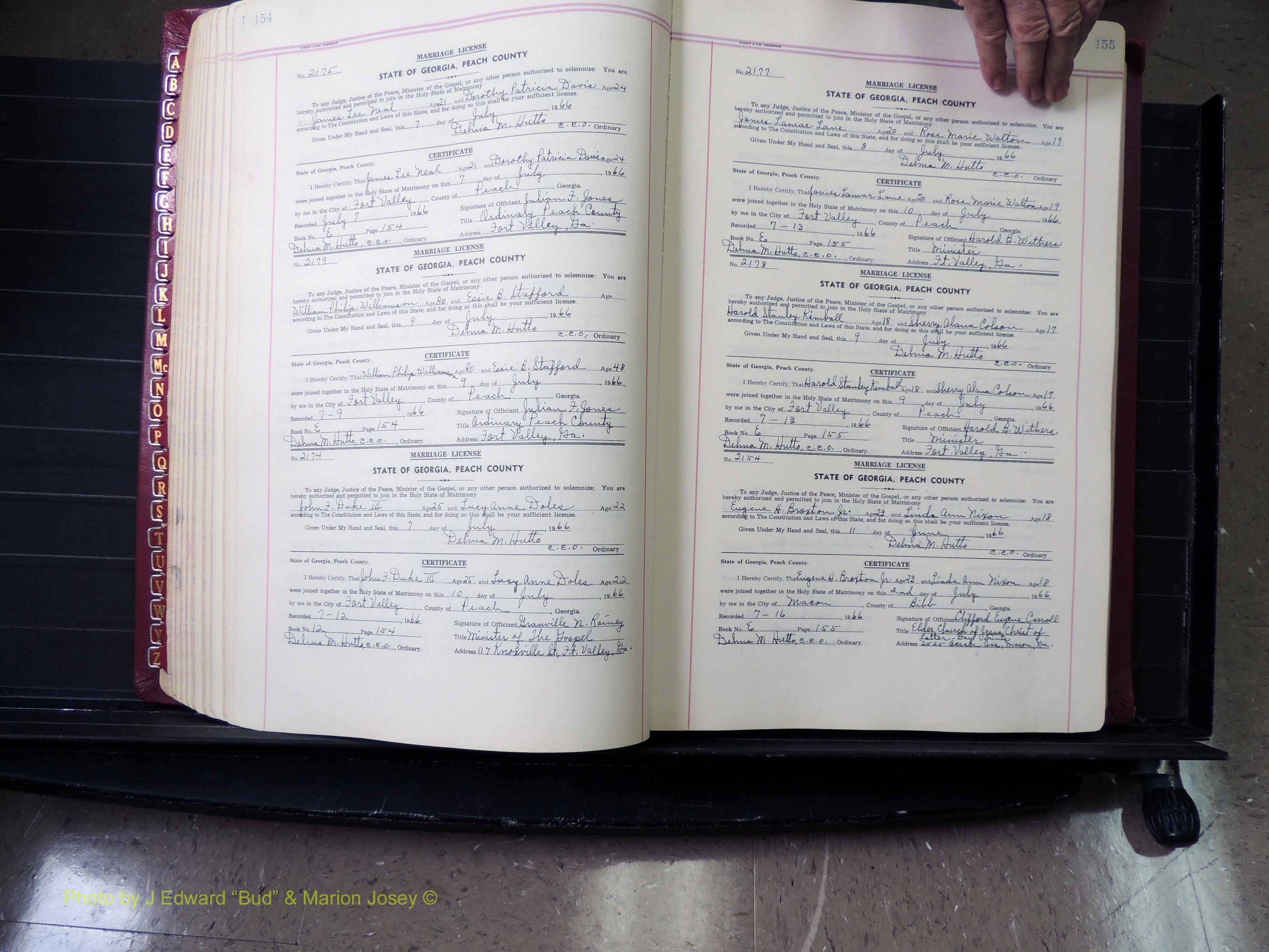 Peach Co, GA, Marriages, Book E, 1960-1984 pg 154-155.JPG