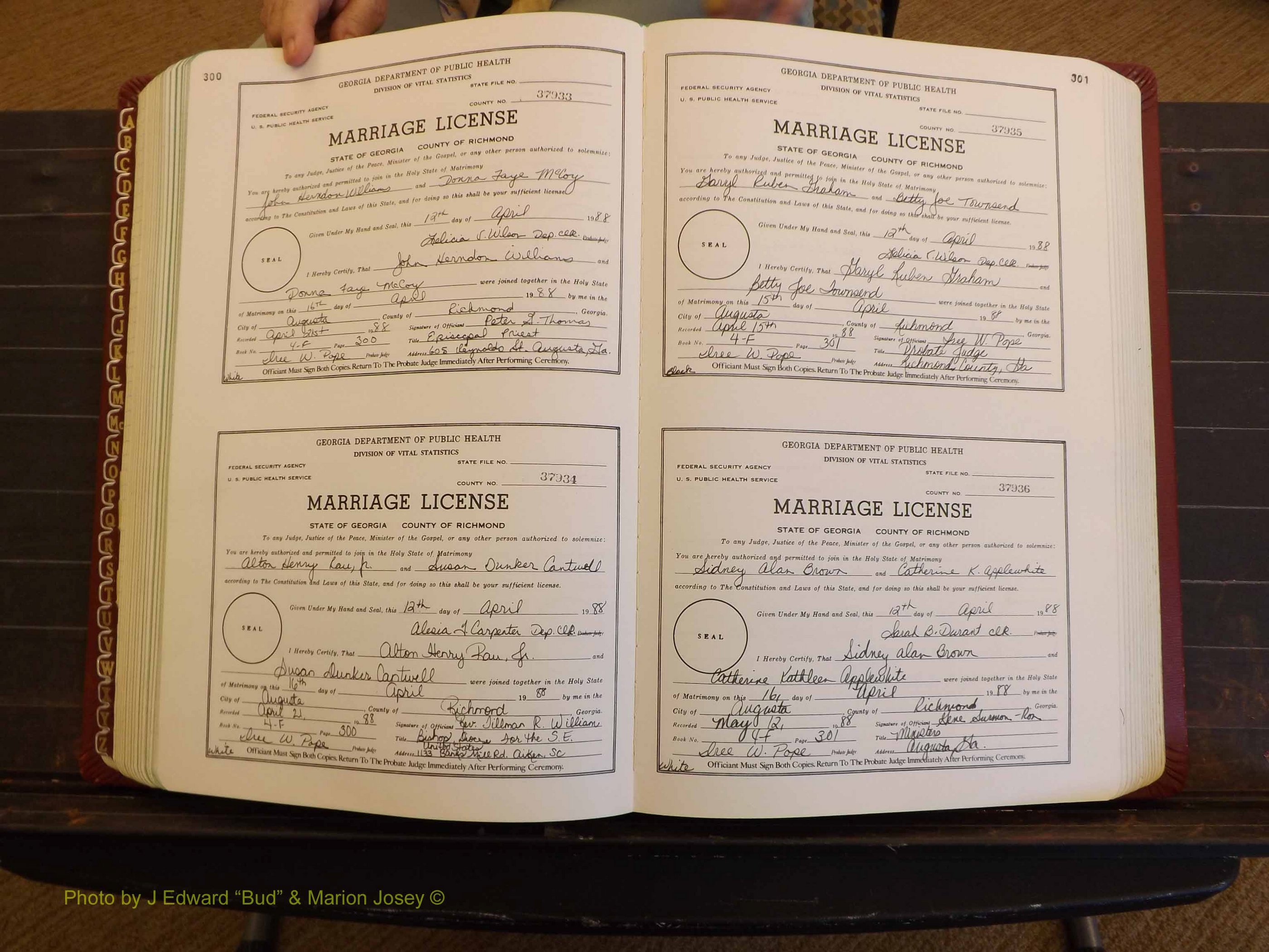 Richmond Marriages, 4F, 1987-1988 P 300-301.JPG