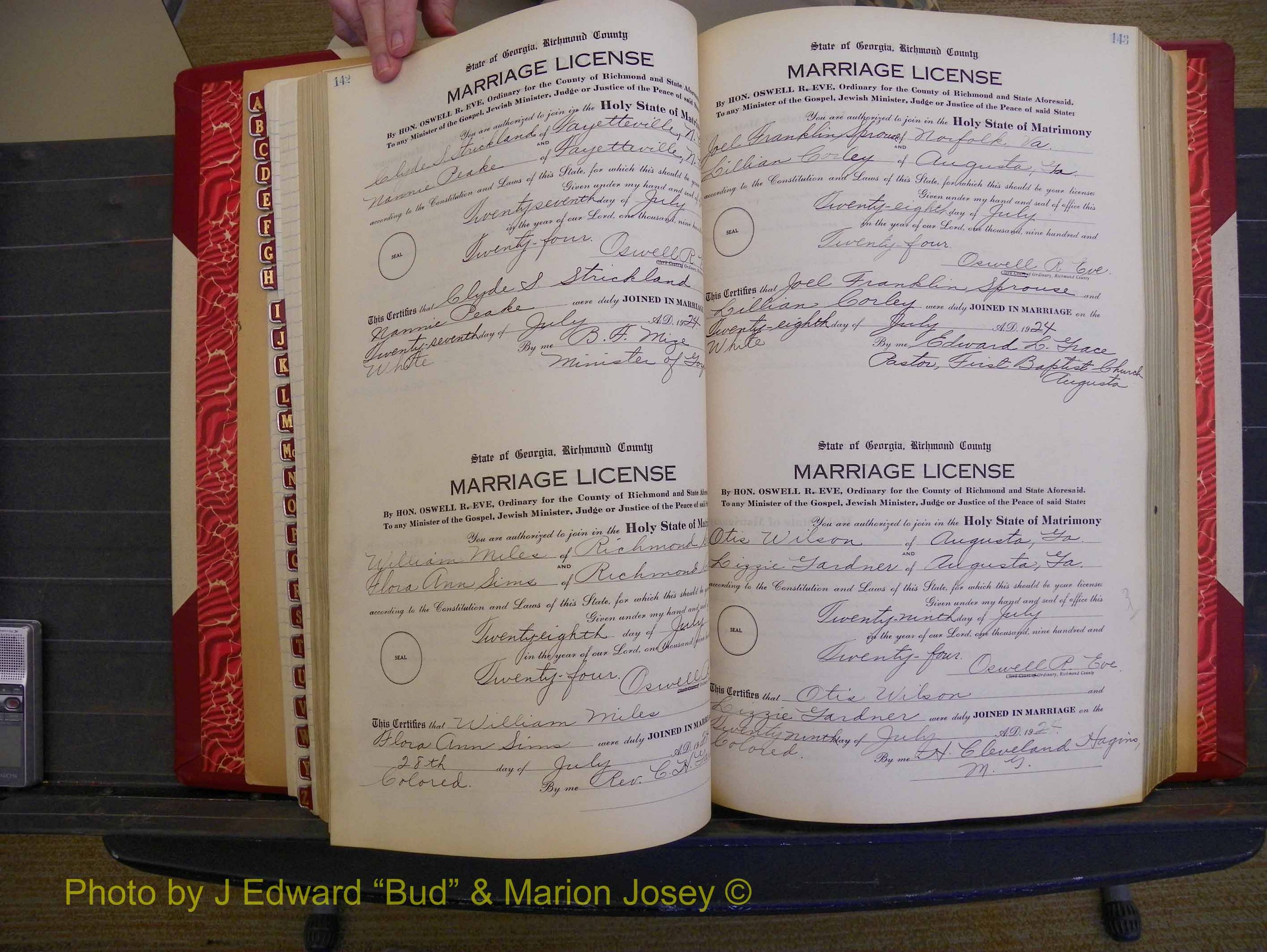 Richmond Marriages, Book RR, 1924-1927 P 142-143.JPG