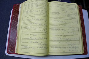 Was GA, Mar. Book O, 1927 - 1938, Col, P 104-105.JPG